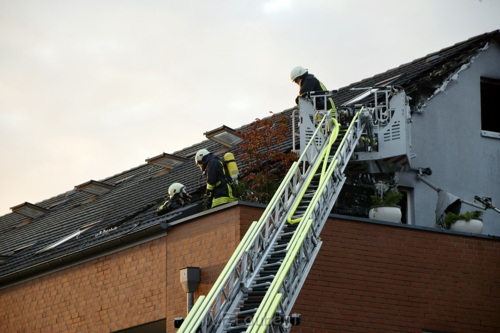 Feuer 2 Y Koeln Suerth Elisabeth Selbertstr P111.JPG - Miklos Laubert